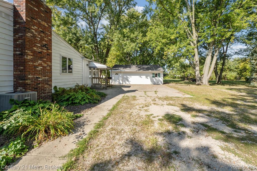 4460 Torrey Road, Flint, MI 48507 — Photo 34