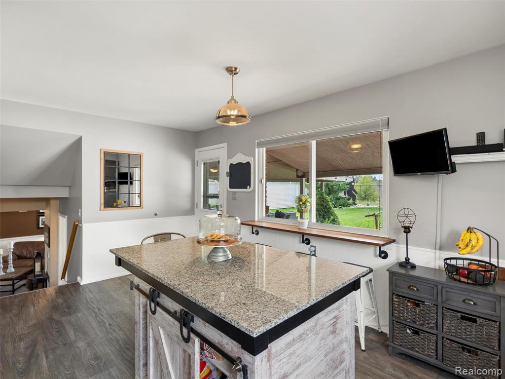 7721 Carrousel Boulevard, Westland, MI — Photo 15
