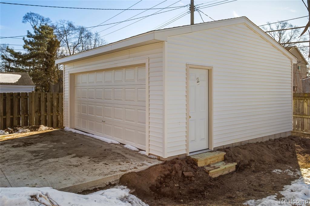929 Larkmoor Boulevard, Berkley, MI 48072 — Photo 19