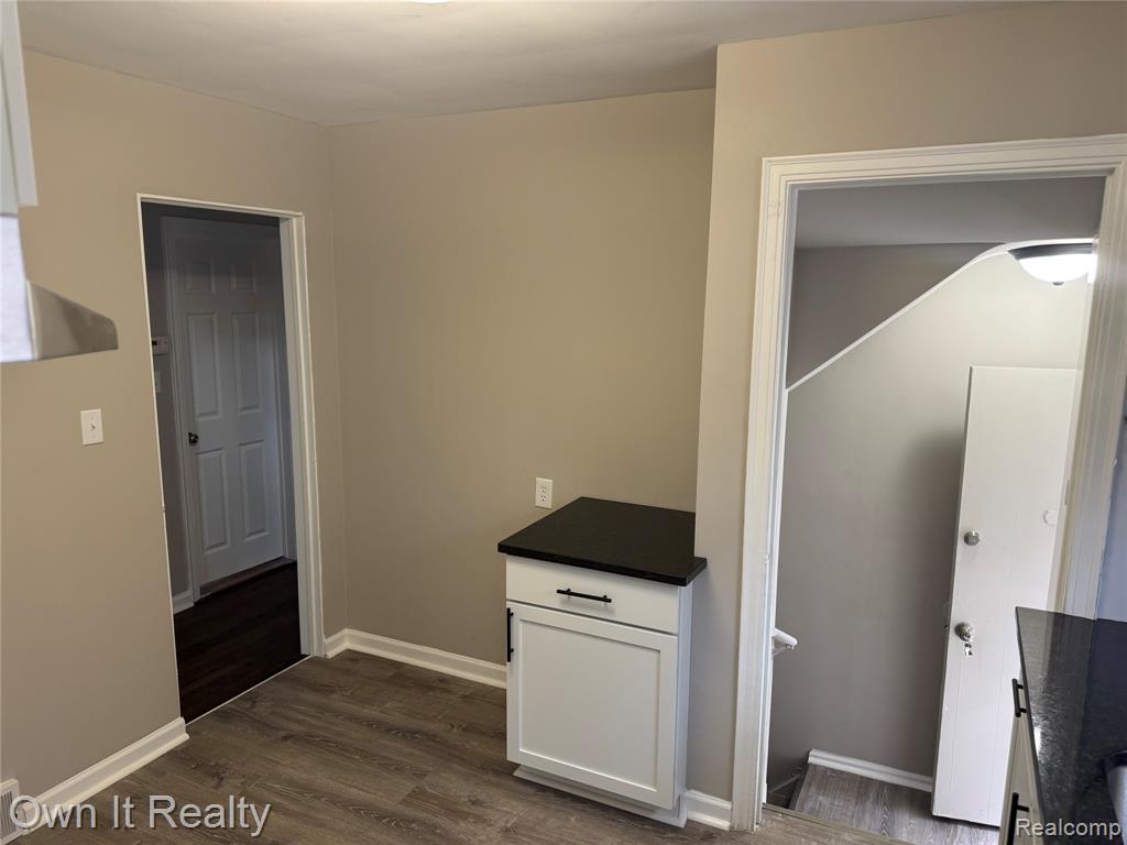 8621 Hartwell Street, Detroit, MI 48228 — Photo 8