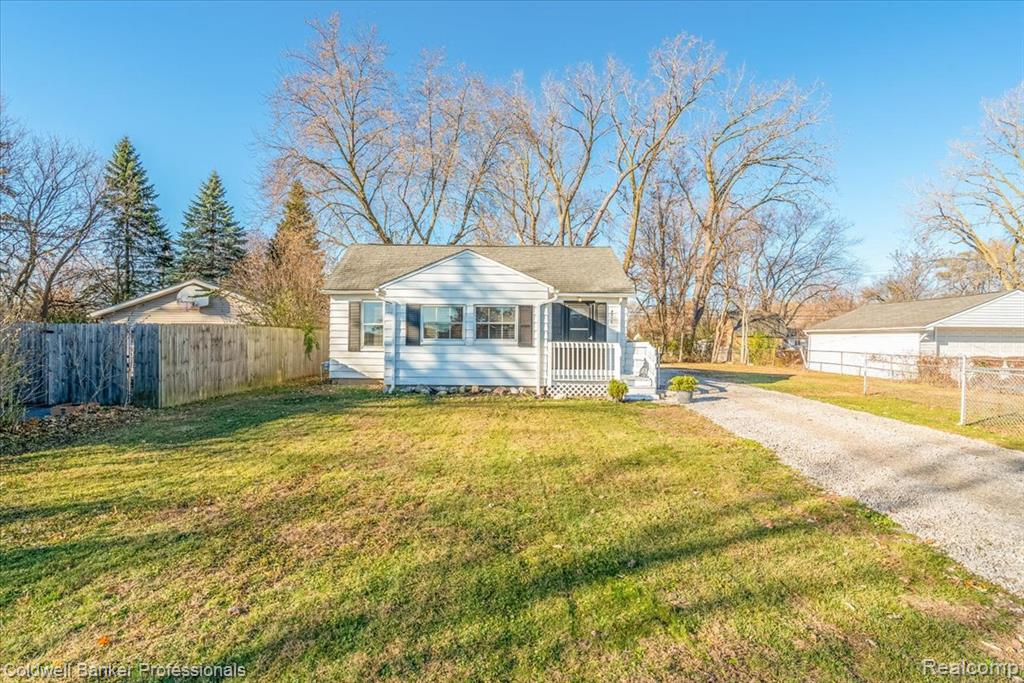 4510 S John Hix Road, Wayne, MI 48184 — front exterior