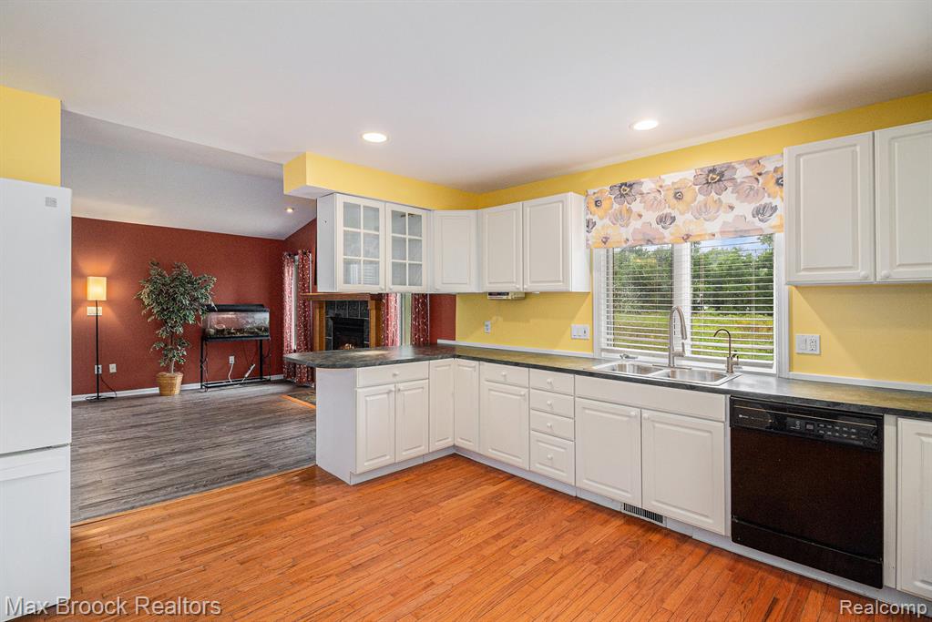 5096 Ridge Trail S, Clarkston, MI 48348 — Photo 11