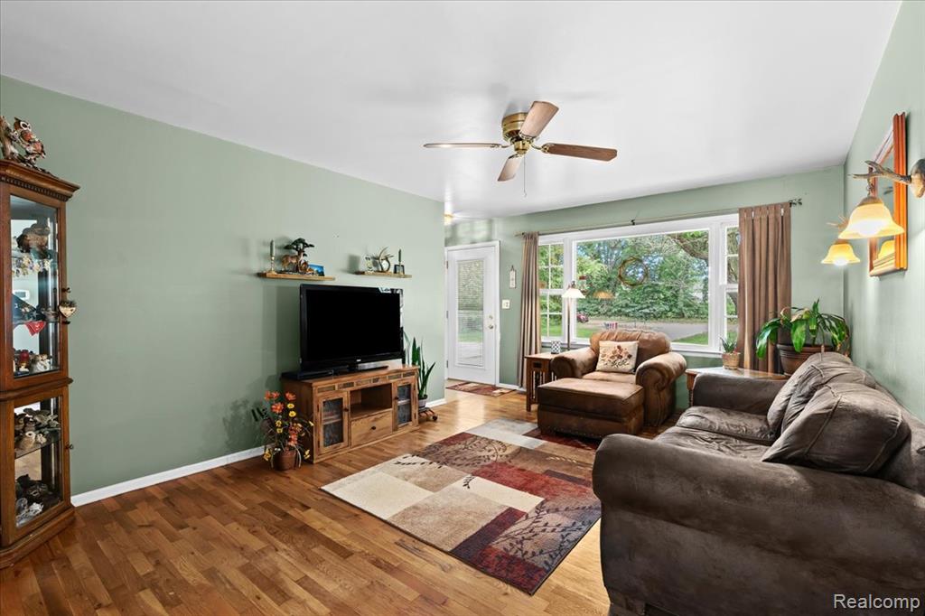 6460 Hogan Road, Fenton, MI 48430 — Photo 3