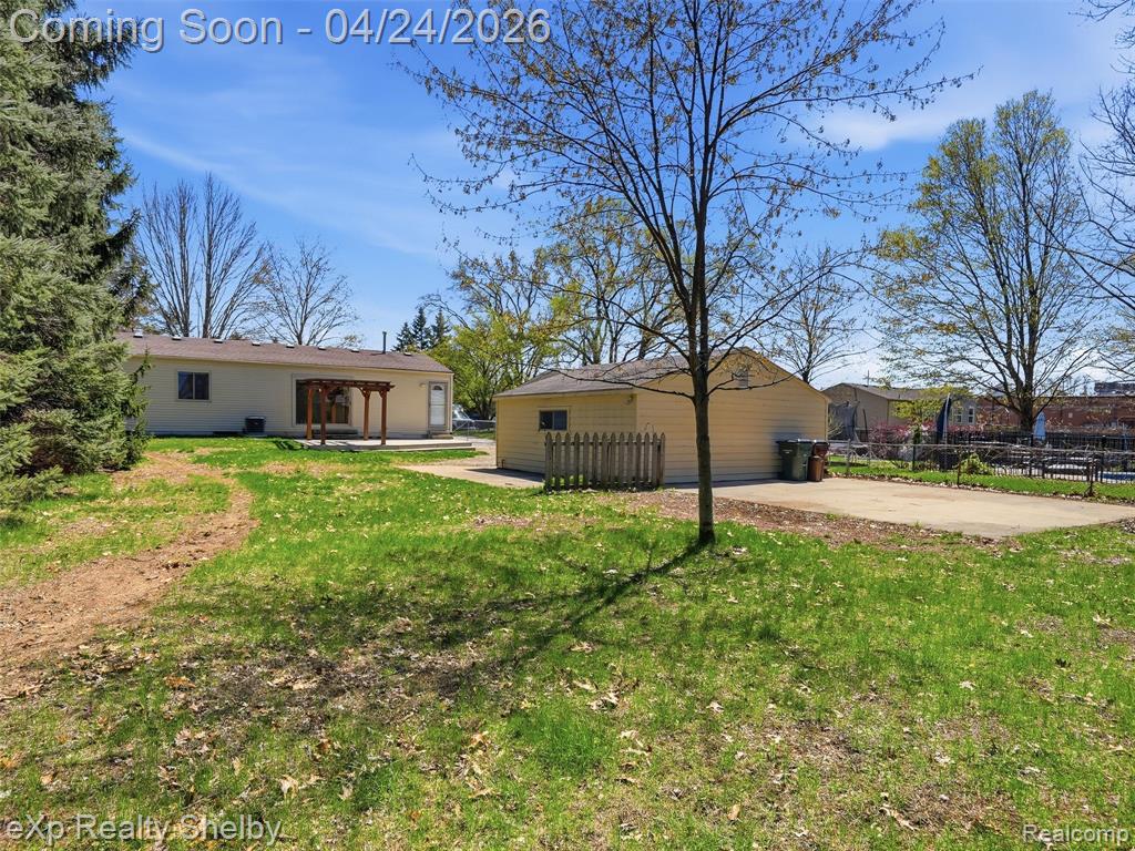 49301 Schoenherr Road, Shelby Twp, MI 48315 — Photo 39