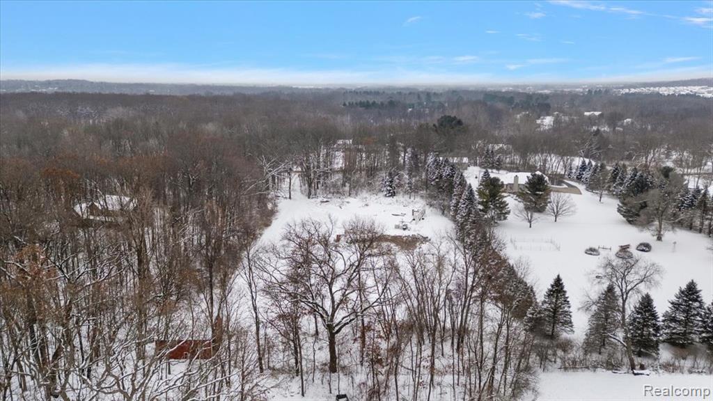 700 W Maple Road, Milford, MI 48381 — Photo 21