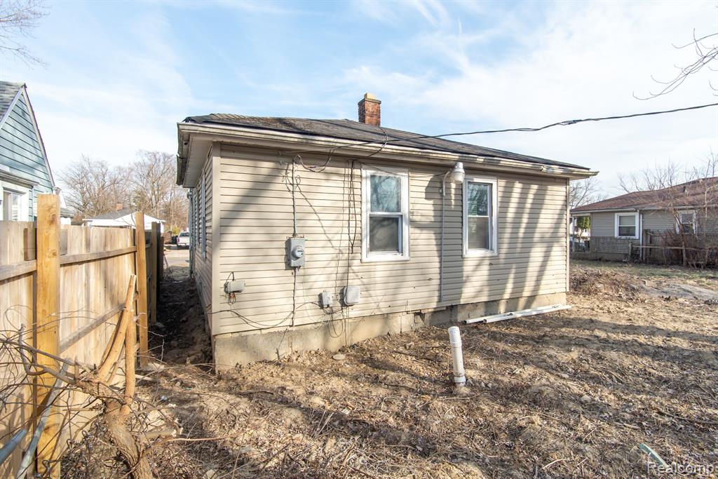 9101 HEYDEN Street, Detroit, MI 48228 — Photo 14