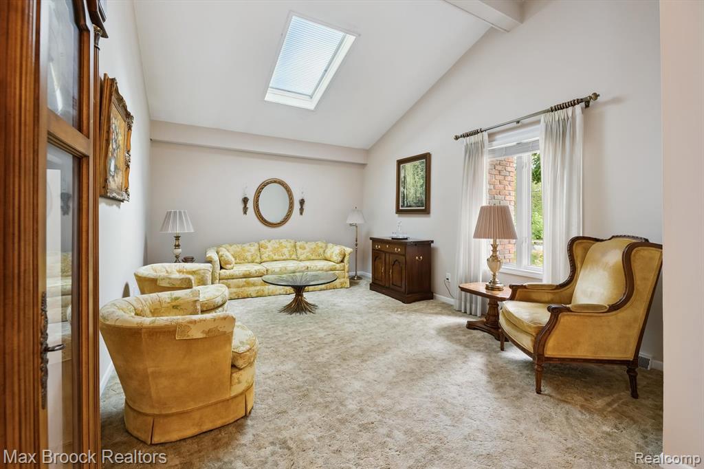 6026 Venice Drive, Commerce Twp, MI 48382 — Photo 10