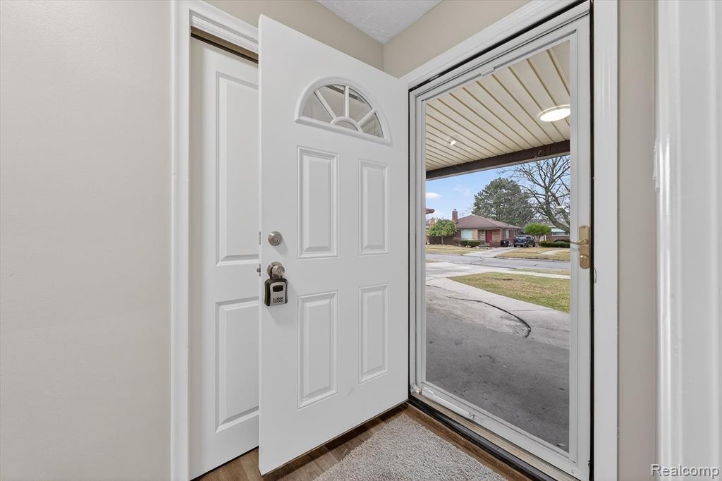 9289 Marion Crescent, Redford, MI 48239 — Photo 4