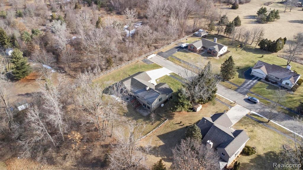 4025 PRESIDENTIAL Way, Highland, MI 48356 — Photo 10