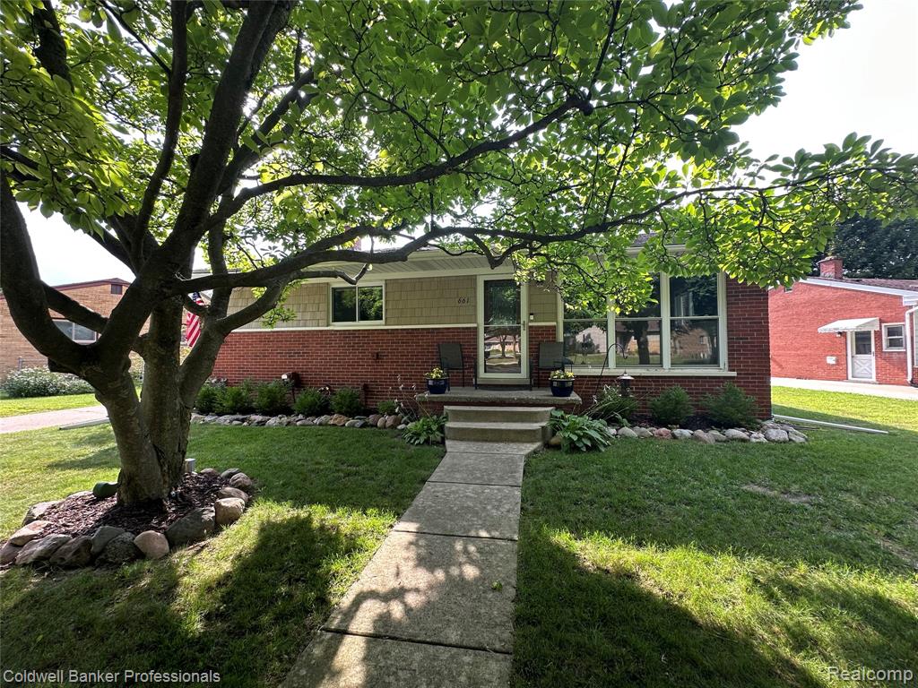 661 Lincoln Street, Lapeer, MI 48446 — Photo 2
