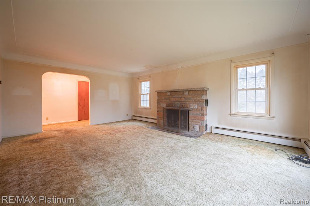 850 W MAPLE Road, Milford, MI 48381 — Photo 8