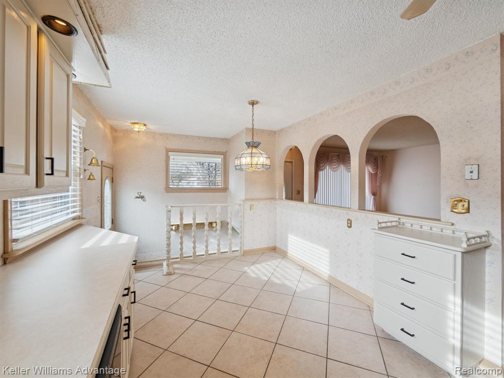 6450 Fenton Street, Dearborn Heights, MI 48127 — Photo 11
