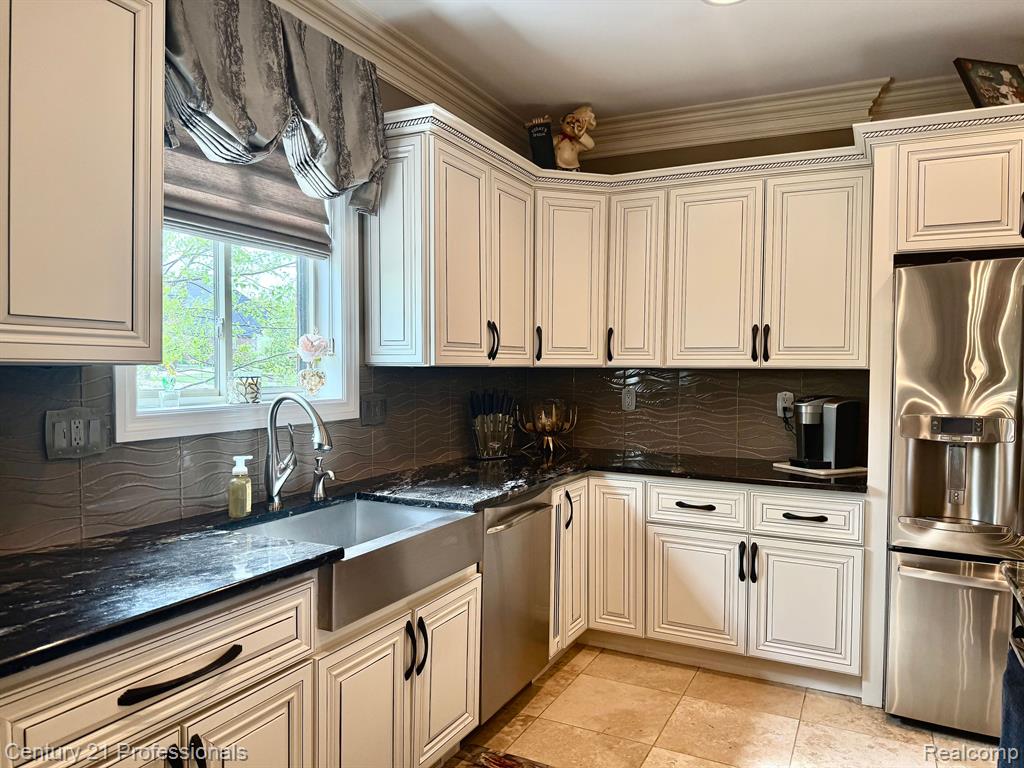 8814 PRESTWICK Lane, Washington, MI 48095 — Photo 16