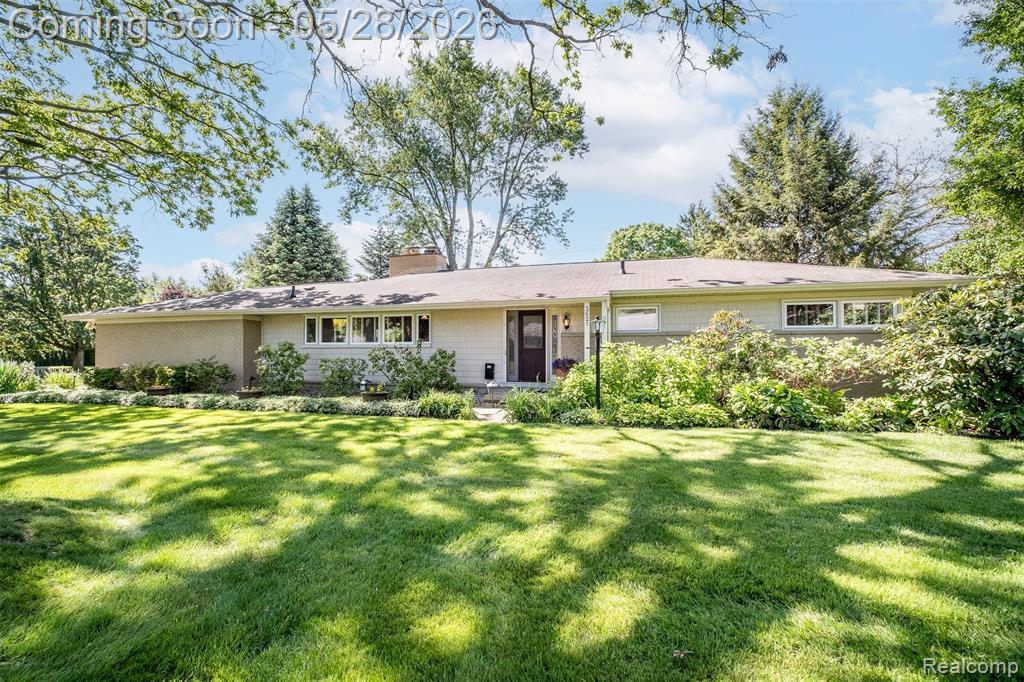 3621 Berkshire Drive, Bloomfield Hills, MI 48301 — front exterior