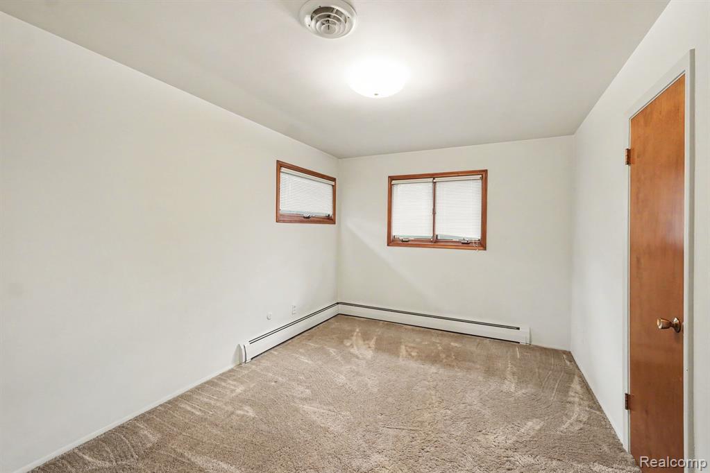 1226 Woodkrest Drive, Flint, MI 48532 — Photo 18