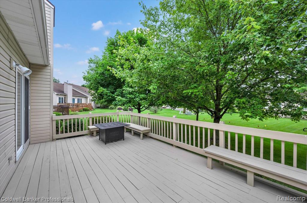 1518 Wildwood Court, Flint, MI 48532 — Photo 27