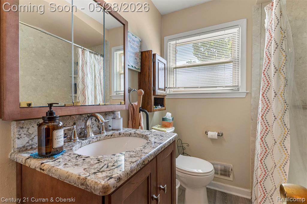 8245 N Hubbard Street, Westland, MI — Photo 14