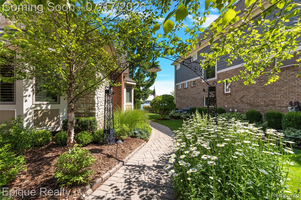 565 Shady Oaks Street, Lake Orion, MI 48362 — Photo 13