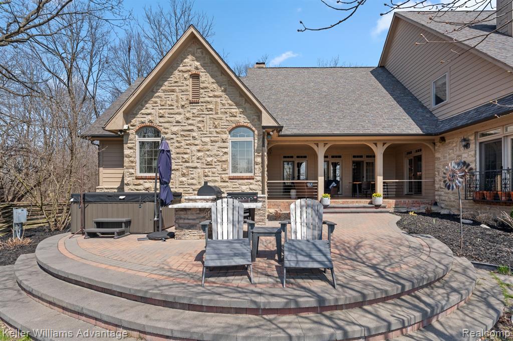 2026 HUNTERS CREEK Drive, Ypsilanti, MI 48198 — Photo 11