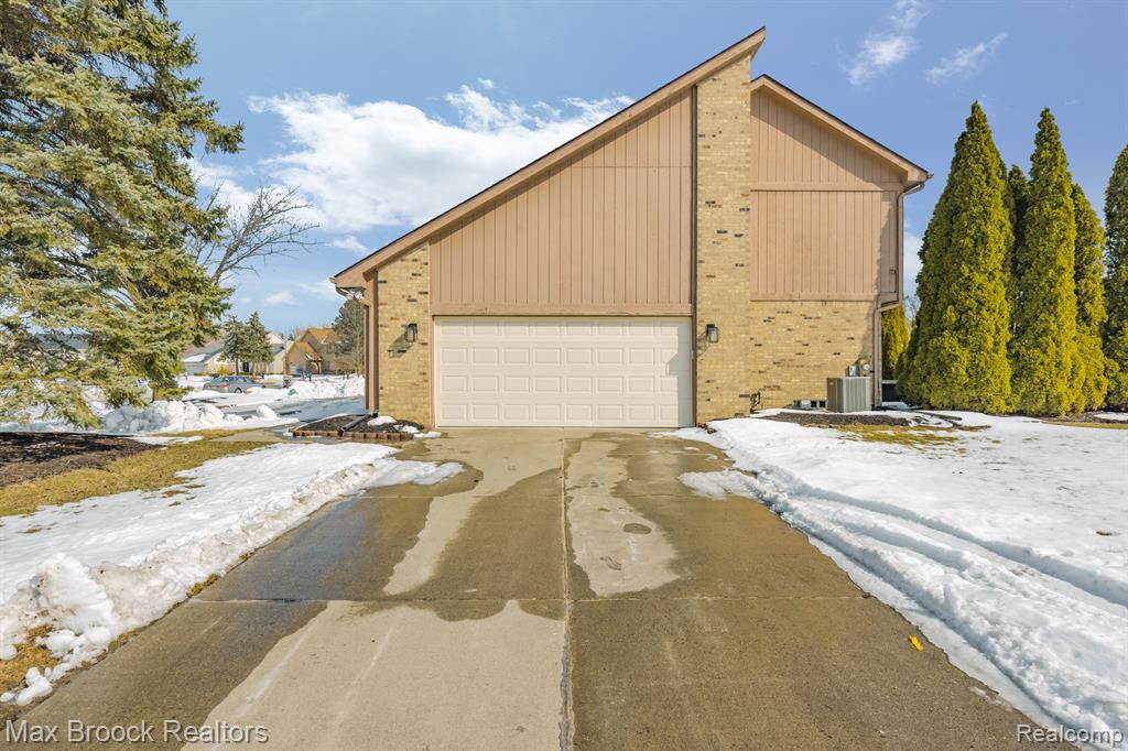 5547 MAPLE LEAF Court, West Bloomfield, MI — Photo 50