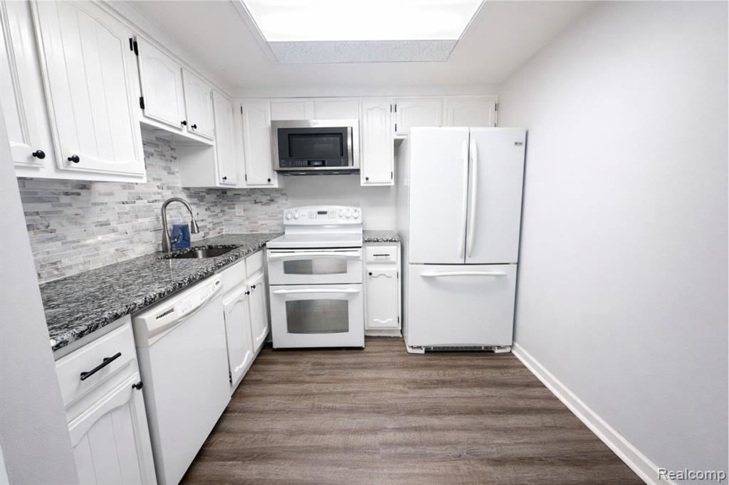 19585 Mariner Court, Northville, MI, 48167