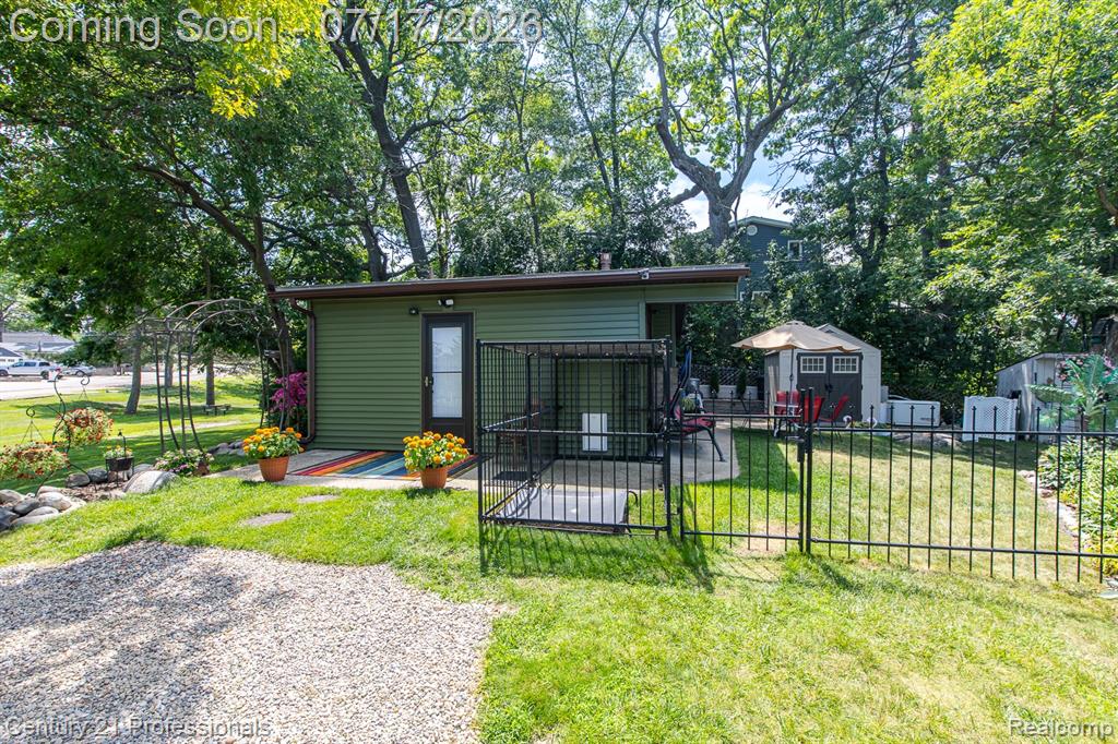 420 Bellevue Avenue, Lake Orion, MI 48362 — Photo 17
