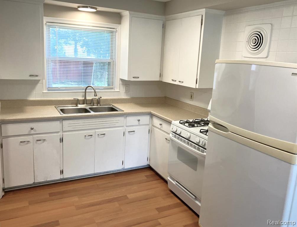 8131 THEISEN, Center Line, MI 48015 — Photo 11