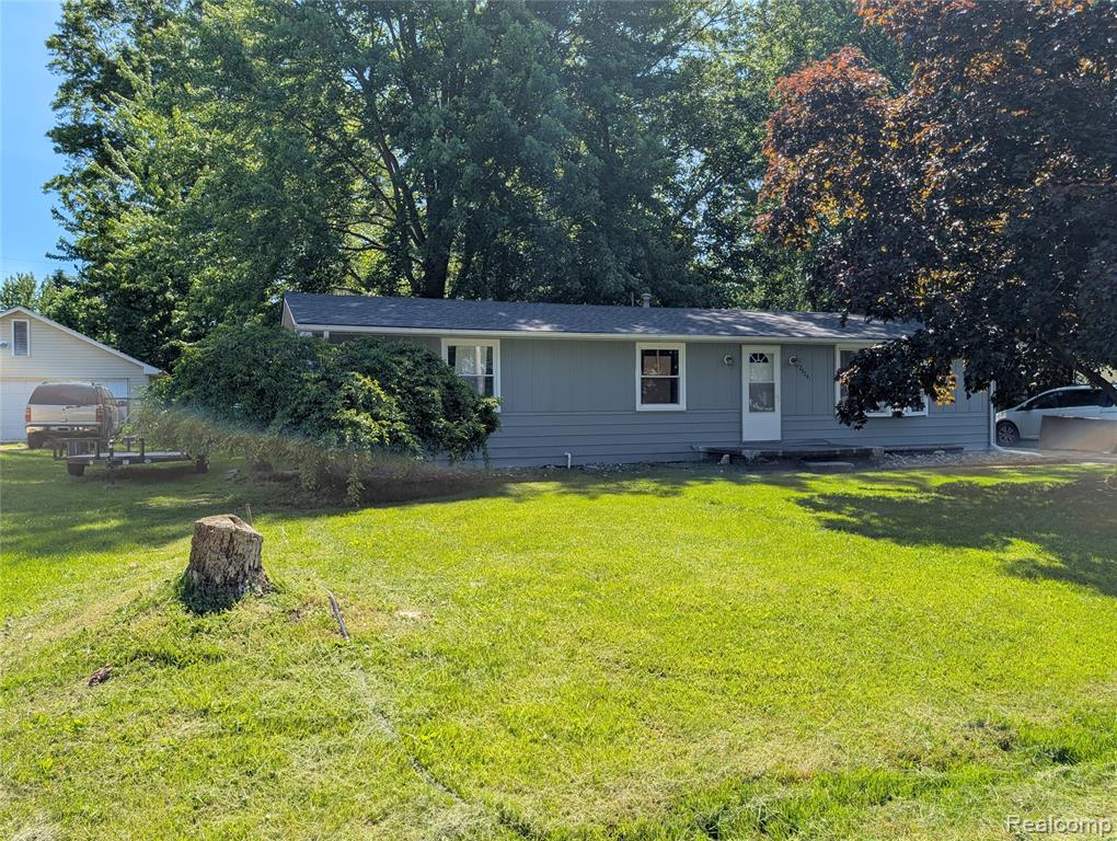 26241 Weigel Road, New Boston, MI 48164