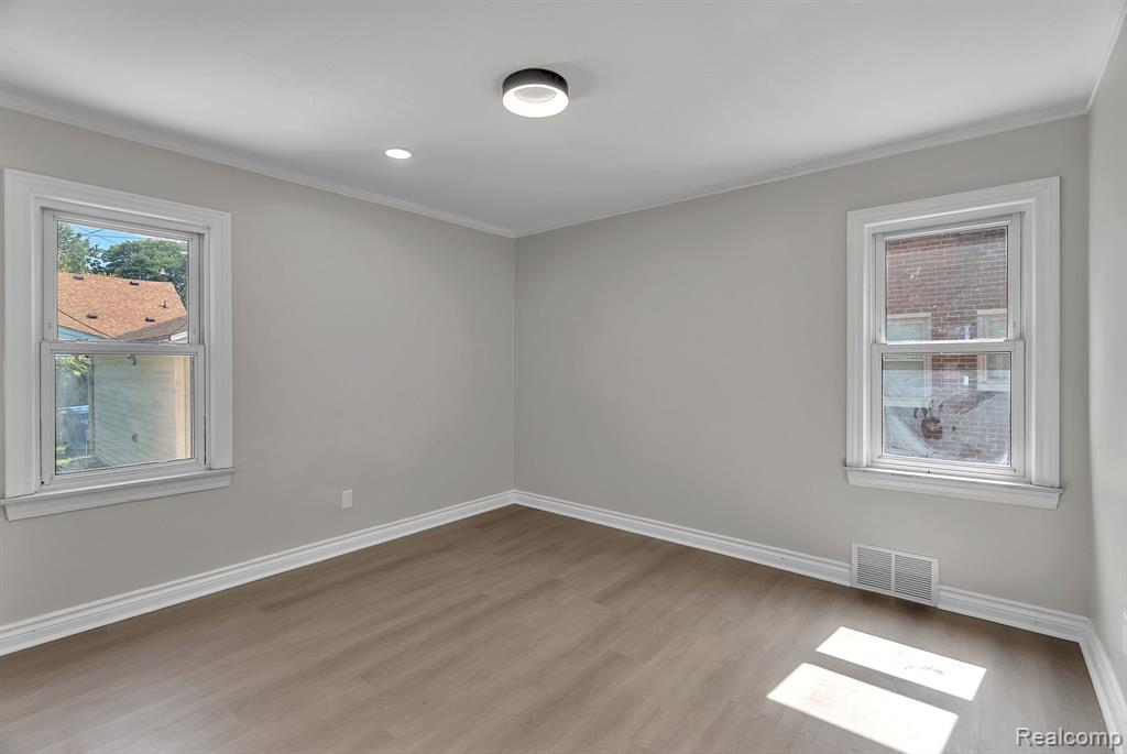 8128 Grayfield Street, Dearborn Heights, MI 48127 — Photo 28