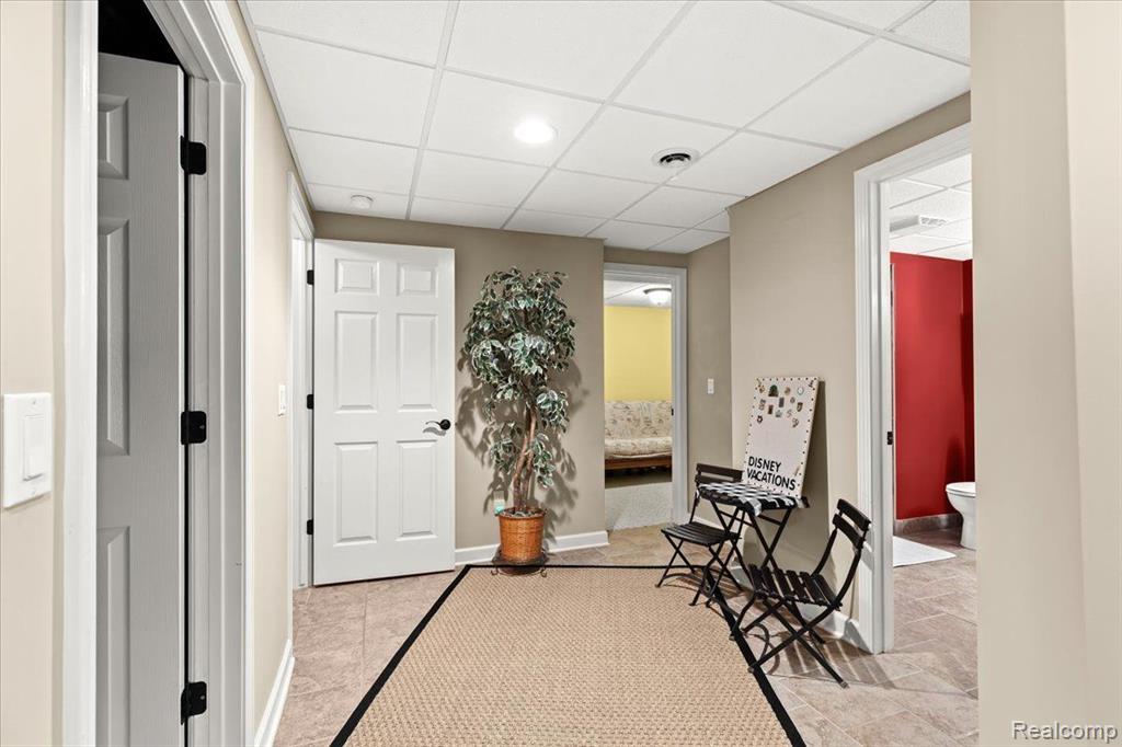 819 WOODHAVEN Drive, Commerce Twp, MI 48390 — Photo 20