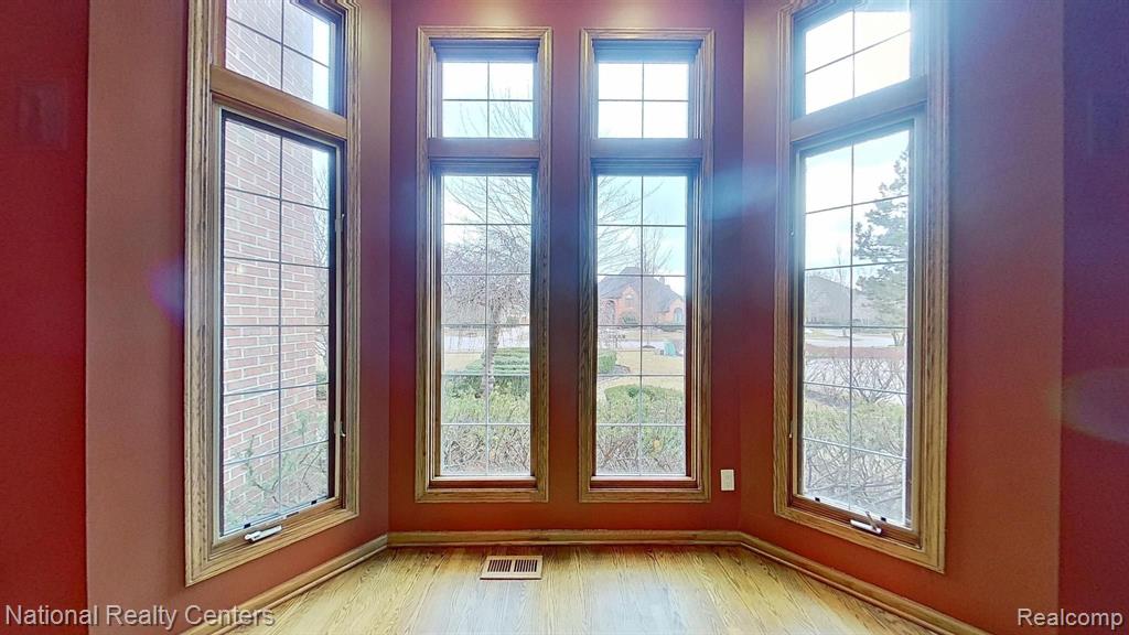 4392 STONEVIEW Drive, West Bloomfield, MI — Photo 21