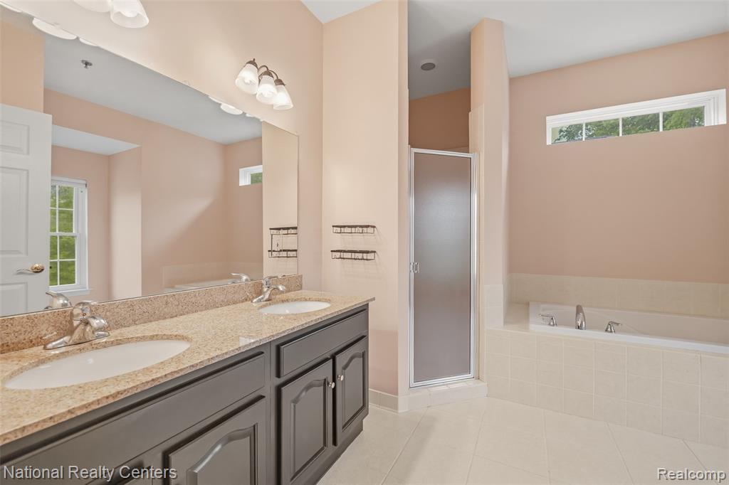 5905 High Pointe Court, Brighton, MI 48116 — Photo 10