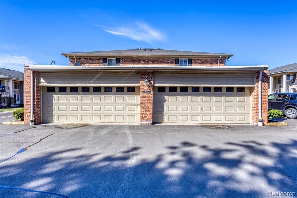 6121 Orchard Lake Road, 102, West Bloomfield, MI — Photo 28