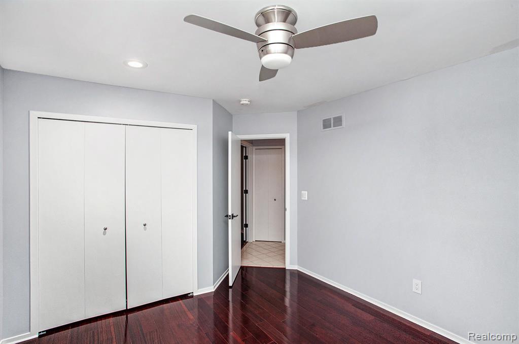6830 Heron Point, West Bloomfield, MI 48323 — Photo 26
