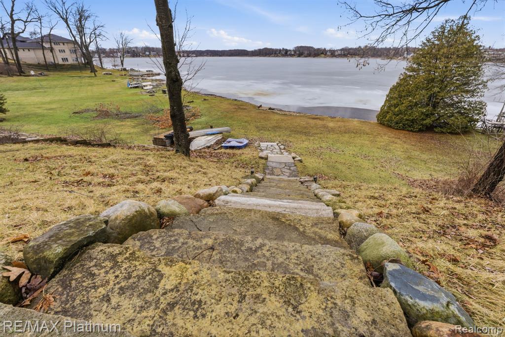 3340 Pineridge Lane, Brighton, MI 48116 — Photo 37