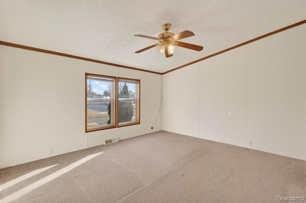 3612 Hawthorne St, Clarkston, MI 48348 — Photo 24