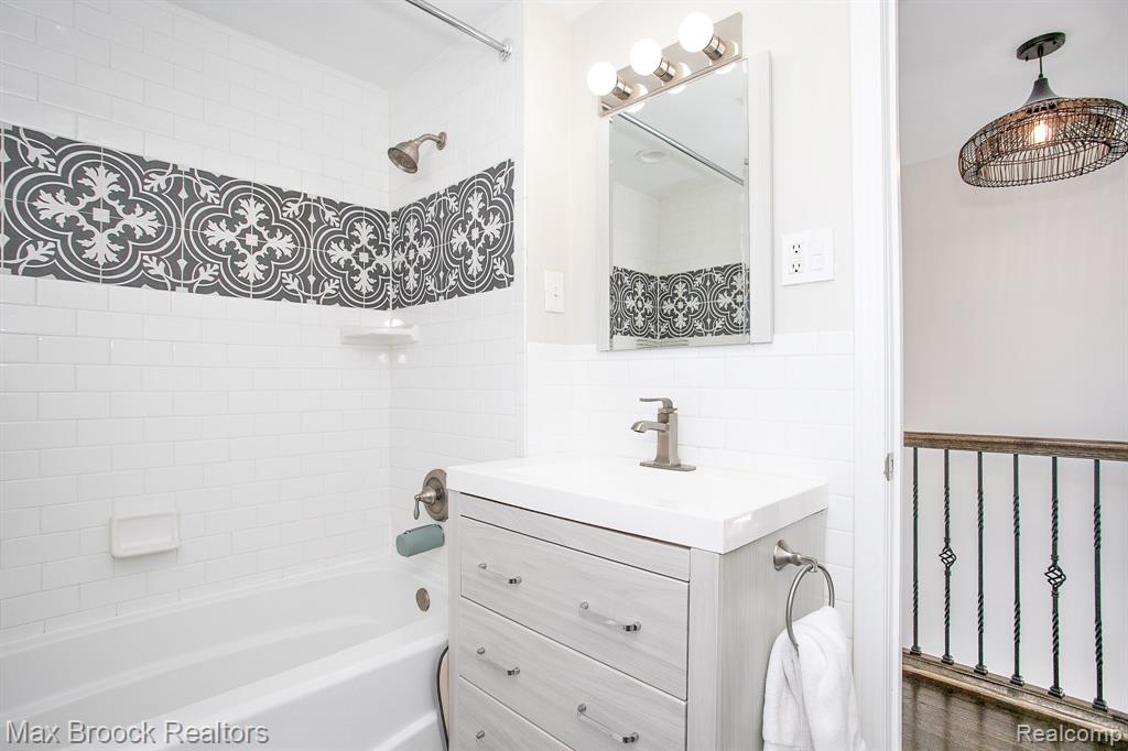 10044 Lasalle Boulevard, Huntington Woods, MI — Photo 18