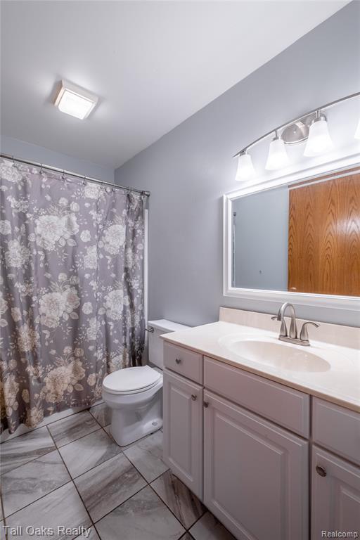 2411 Briar Creek Lane, Burton, MI 48509 — Photo 22