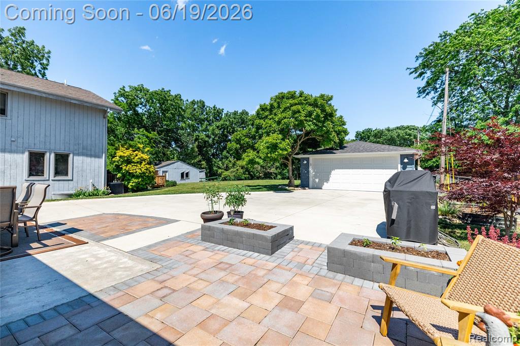 25815 West River Road, Grosse Ile, MI 48138 — Photo 30