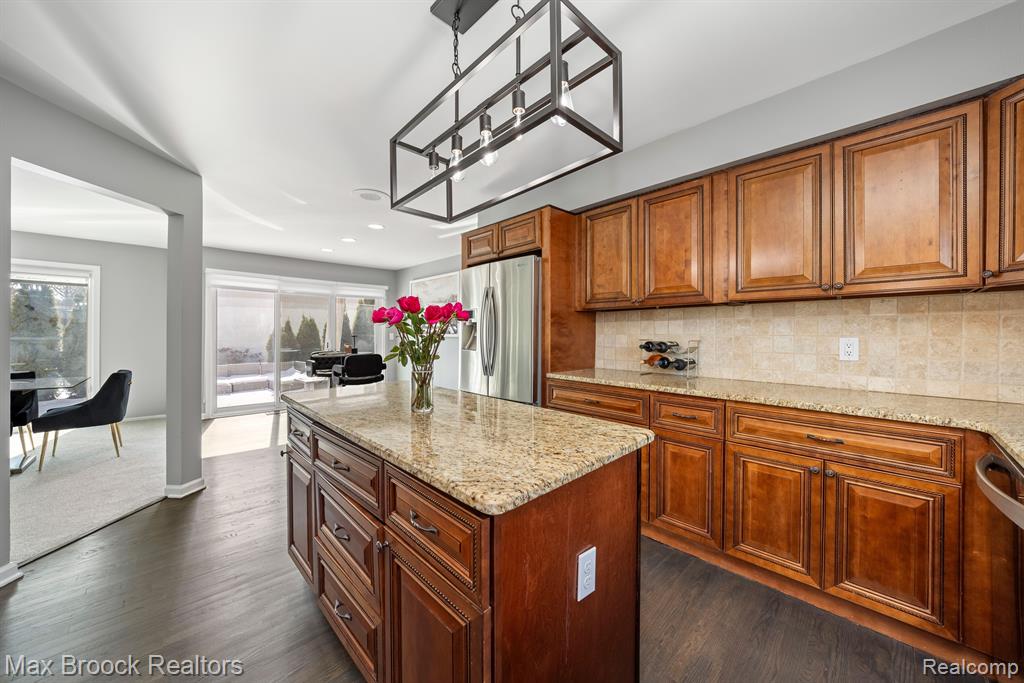 5547 MAPLE LEAF Court, West Bloomfield, MI — Photo 18