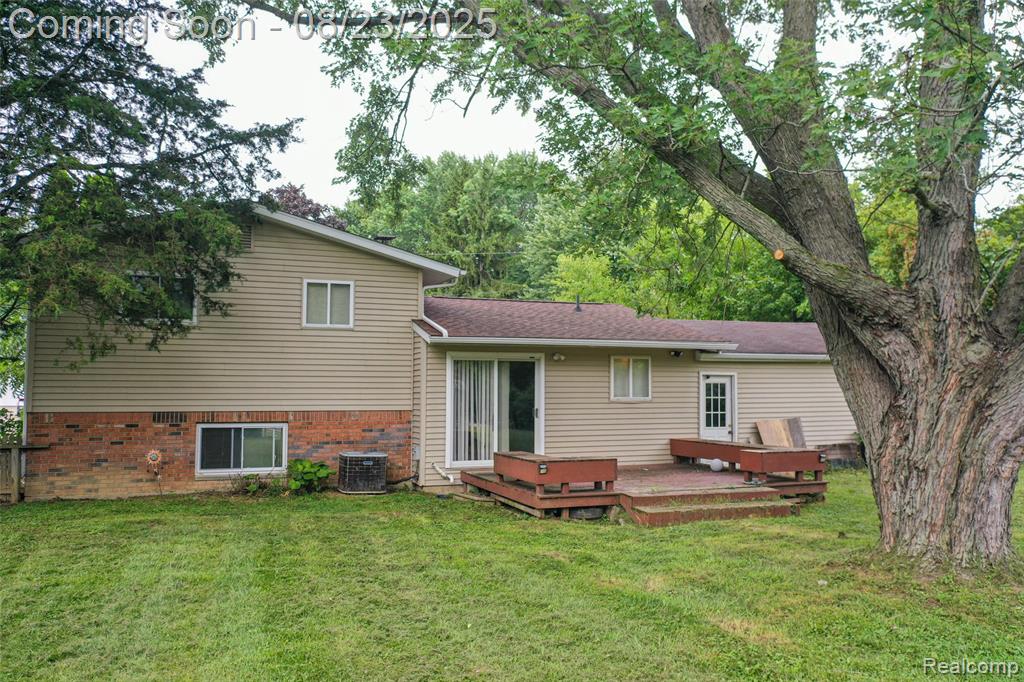 5443 Mancelona Drive, Grand Blanc, MI 48439 — Photo 27