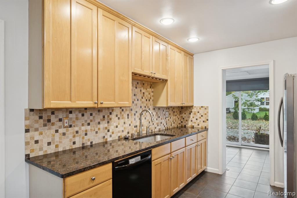 32463 Sheridan, Beverly Hills, MI 48025 — Photo 17