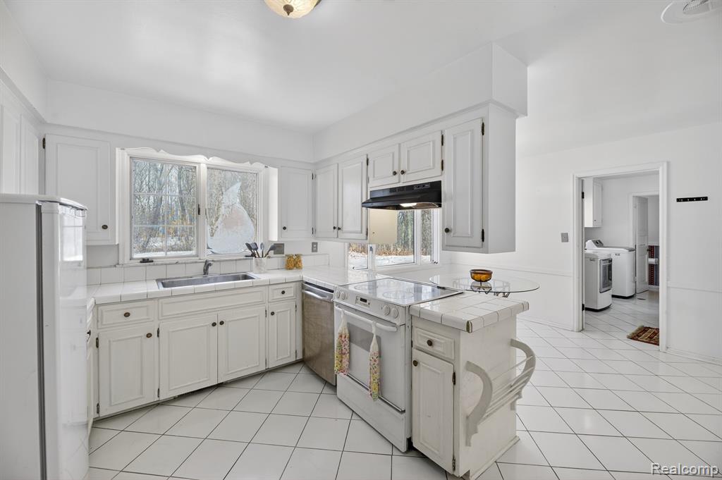 5551 Sugar Bush Lane, Flint, MI 48532 — Photo 16