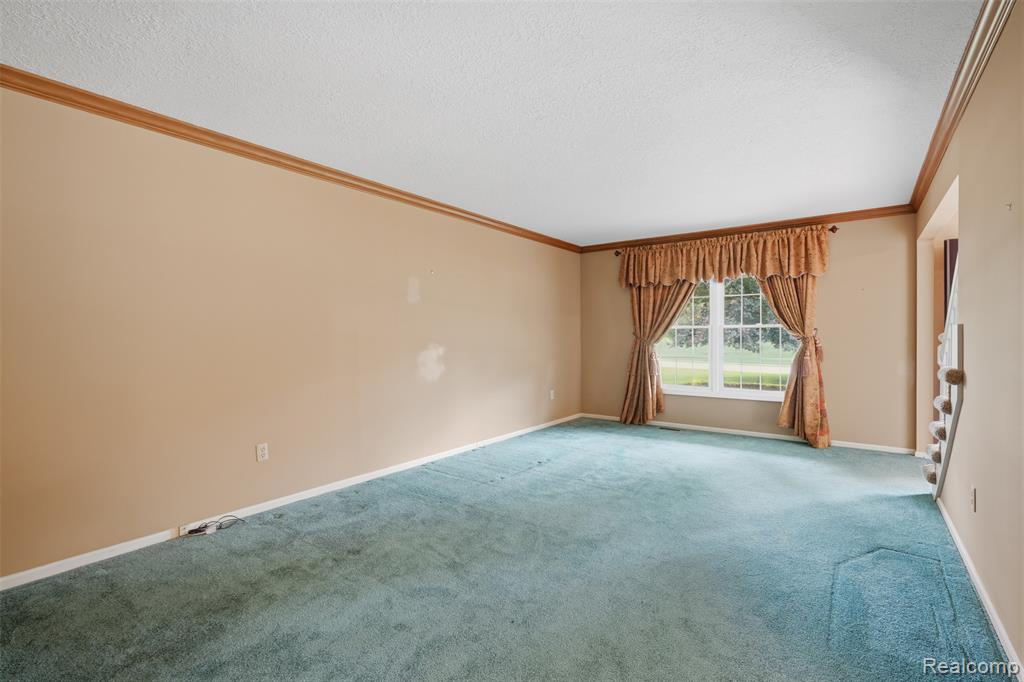9277 Burning Tree Drive, Grand Blanc, MI 48439 — Photo 7
