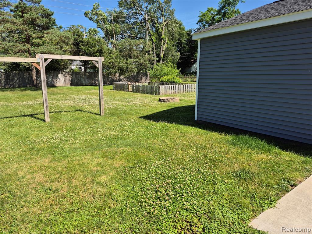 5364 Drayton Road, Clarkston, MI — Photo 17
