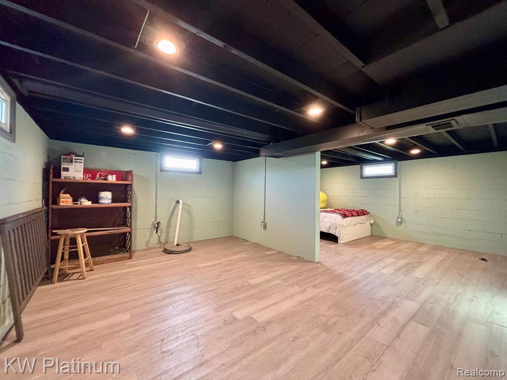 3261 Keewahdin Road, Fort Gratiot, MI 48059 — Photo 21