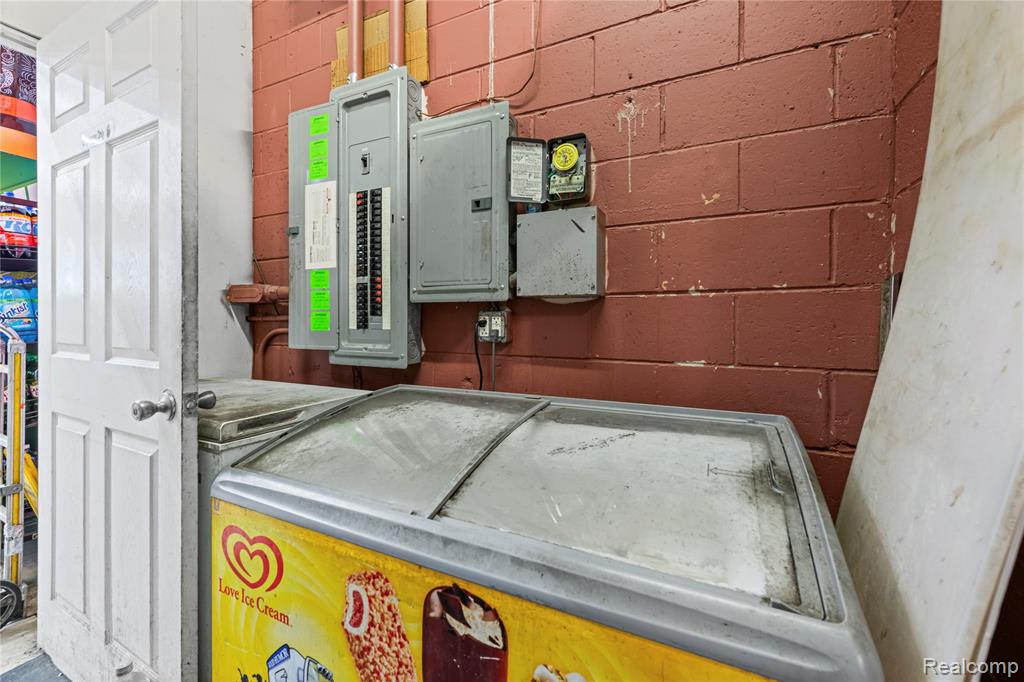 7512 9 Mile E, Macomb, MI 48091 — Photo 15