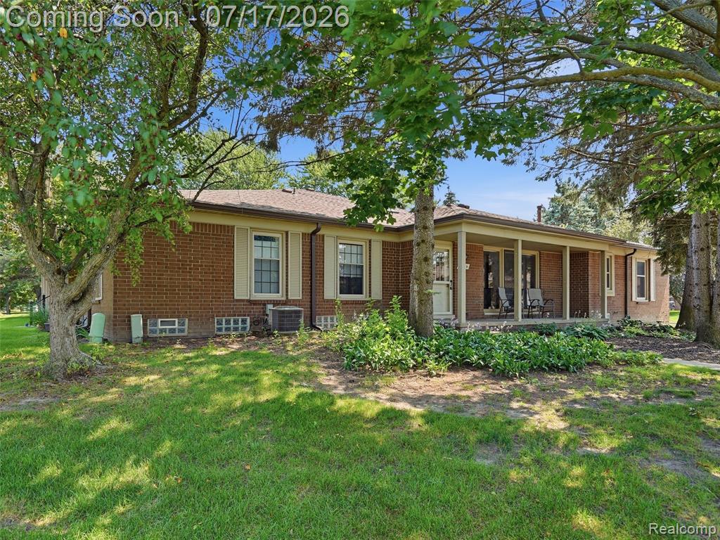 49139 Conway Court, 25, Utica, MI 48315 — front exterior