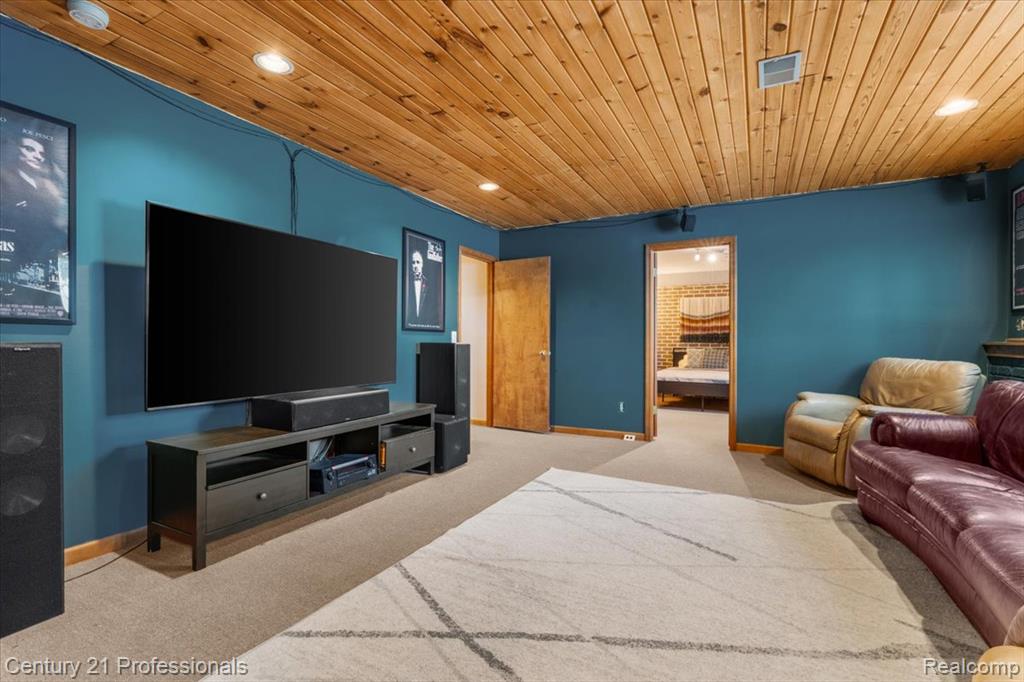 11413 Bancroft Court, Fenton, MI 48430 — Photo 32