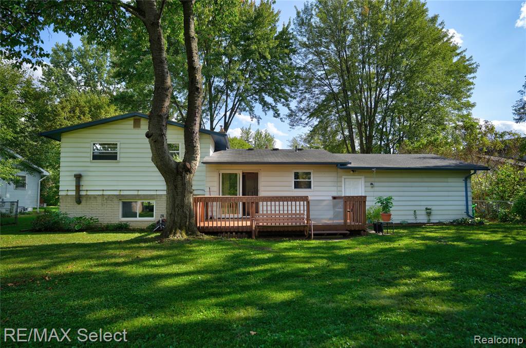 5368 Dunbar Drive, Grand Blanc, MI 48439 — Photo 28